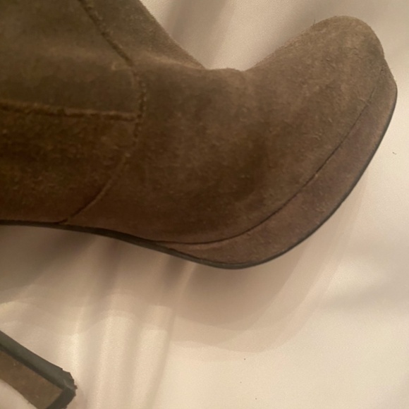 BCBG suede platfor grey tall boots size 6 - Picture 6 of 6